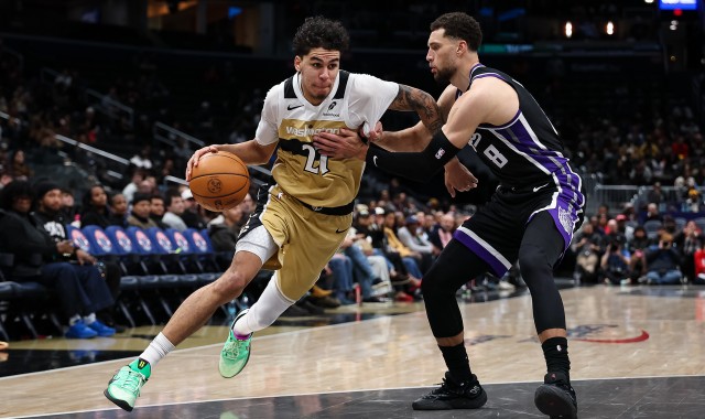 开云体育app-莱利18+6巴格利15+5 拉文35+6奇才送国王9连败