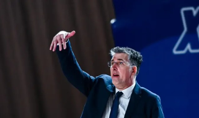 开云体育-媒体人：新疆进攻端的整体性更好，这是格兰的功劳