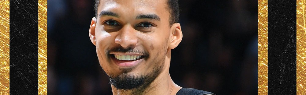 开云体育下载-史上最年轻DPOY ！文班亚马全票当选NBA最佳防守球员
